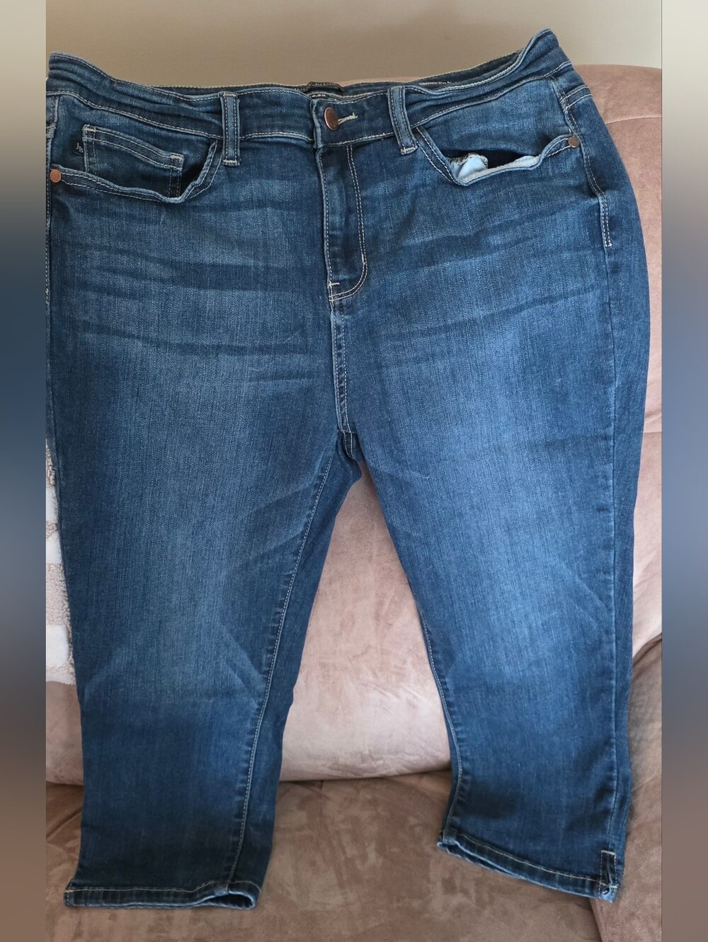 Judy Blue Medium Wash Skinny Fit Stretch Capri Jeans